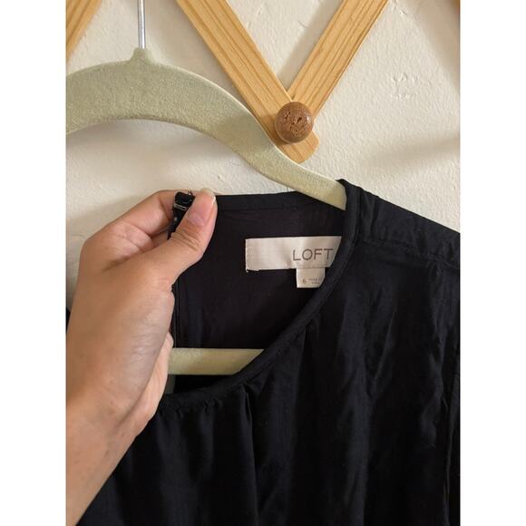 Loft Dress Women's 6 Black Short Puff Sleeves Tiered Shift Round Neck Flowy - Picture 3 of 7